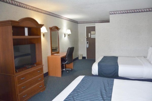 Travelodge by Wyndham Milwaukee image 13