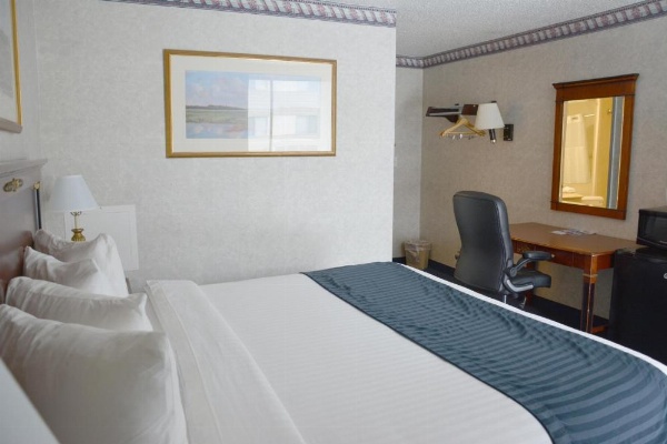 Travelodge by Wyndham Milwaukee image 25